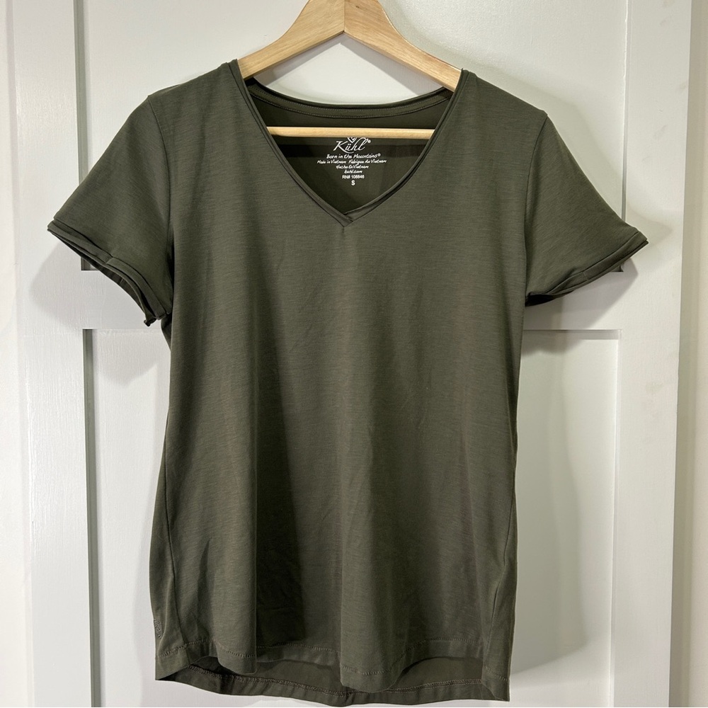 Kuhl Women's V-Neck Olive Green Top size small